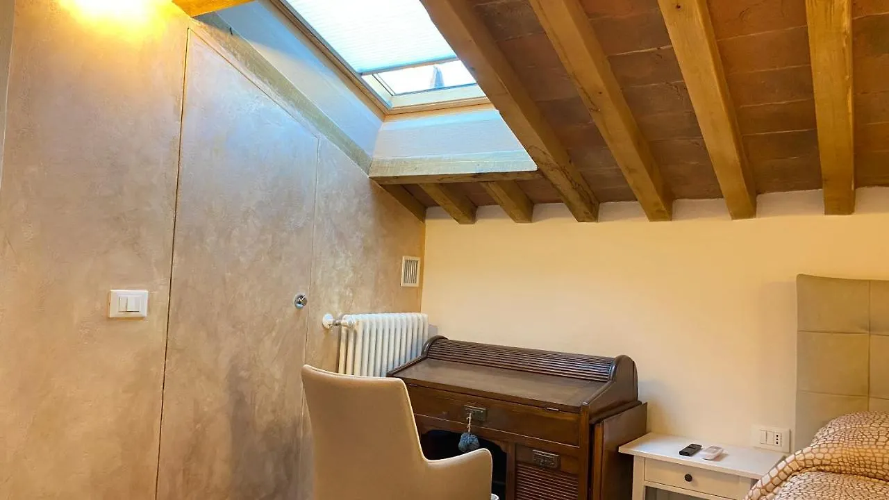 La Vecchia Casa Di Moda Cortona