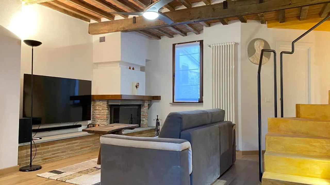 La Vecchia Casa Di Moda Cortona